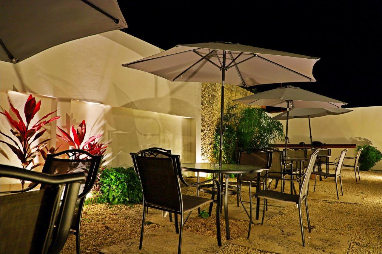 Margarett Hotel Valladolid  Ngoại thất bức ảnh